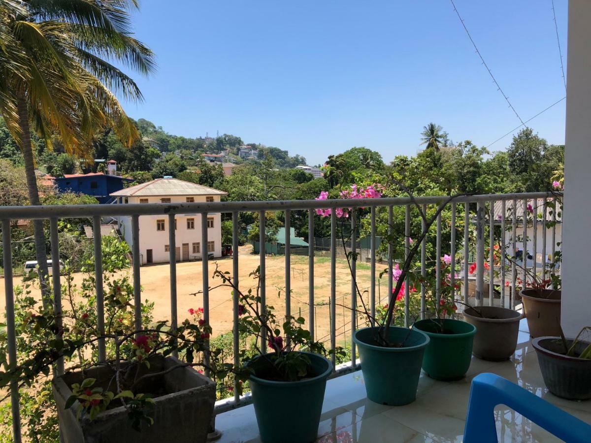 Old Town Hotel Kandy Buitenkant foto