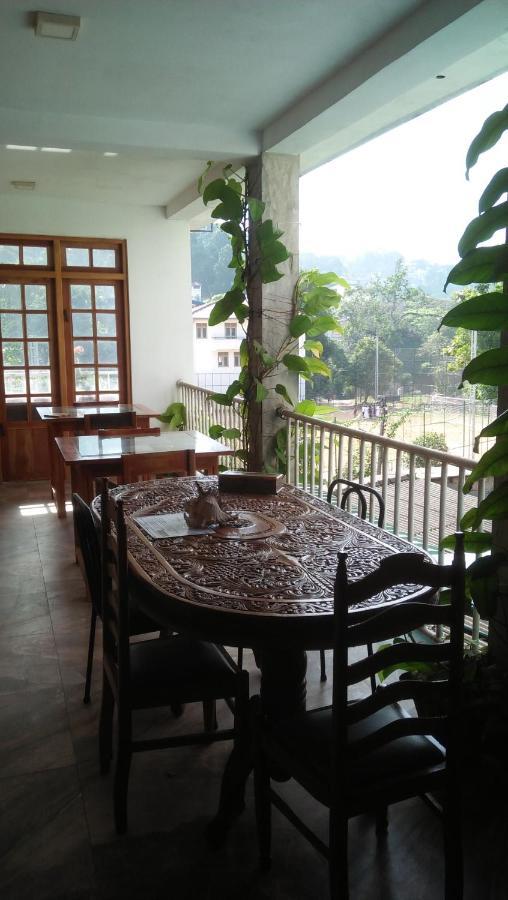 Old Town Hotel Kandy Buitenkant foto